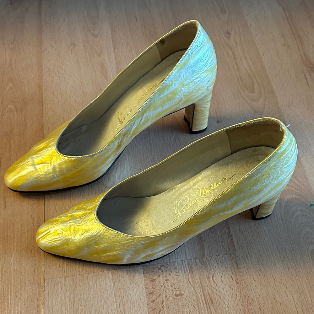 Vintage Thomas Wallace yellow print heels size 8